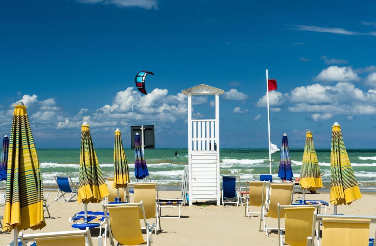 Hotel Holiday Vasto Eksteriør bilde