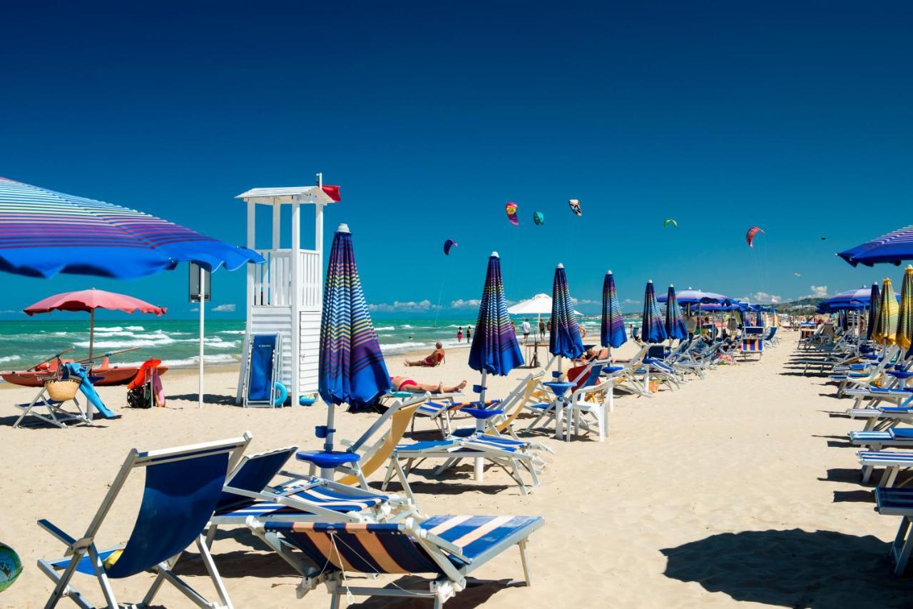 Hotel Holiday Vasto Eksteriør bilde