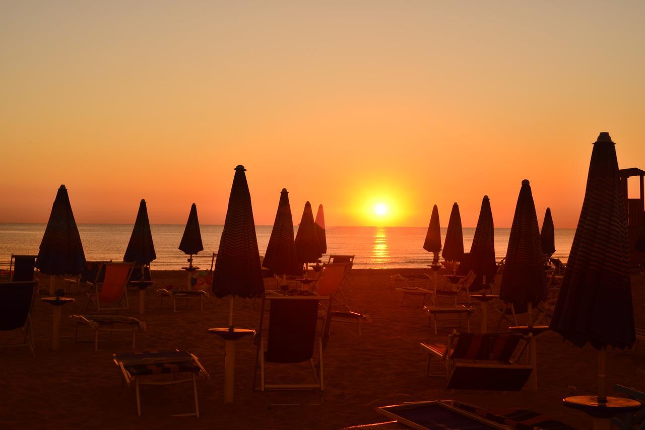 Hotel Holiday Vasto Eksteriør bilde
